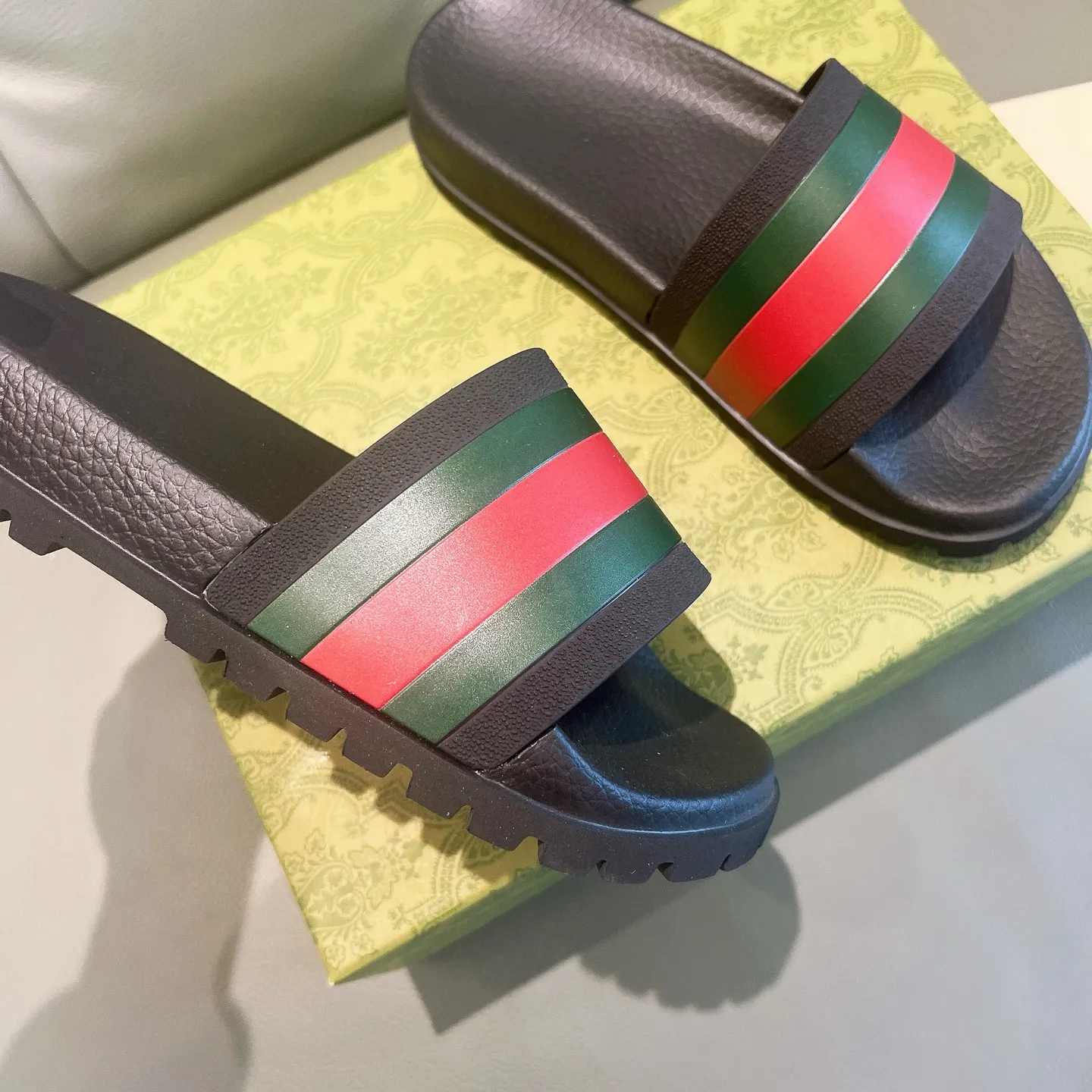Men's Men's Shoes 130🐮🐮Gucci Gucci Slippers Gucci 2024 latest beach sandals slippers Original molding double G LOGO Original molding consistent Outsole: Men's Men's Shoes u double-layer outsole Size: 35-46